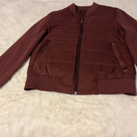Lululemon brown, puffer vest long sleeve. Very warm and comfortable. - Picture 8 of 8
